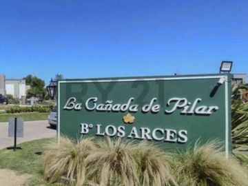 Venta - Casa en Barrio Los Arces