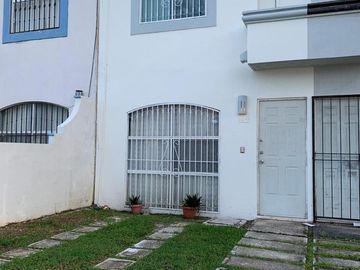 VENTA O RENTA CASA PORTO BELLO CANCUN LAS TORRES