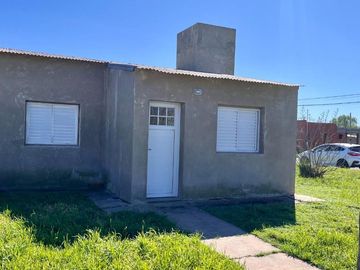 Alquiler CASA un dormitorio - San Carlos Norte.-