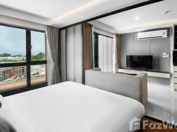 Studio Condo for sale at Mida Grande Resort Condominiums