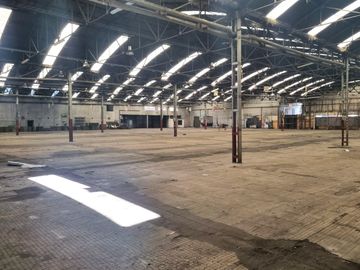 Predio Industrial con local y depósito en San Justo