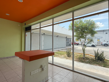 Local en renta Avenida Canek