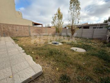 VENTA DE CASA 2 DORMITORIOS EN LA CASONA PLOTTIER