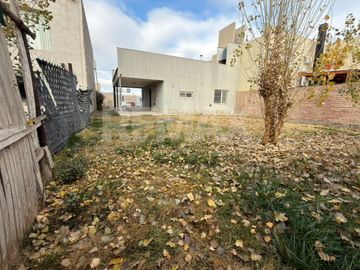 VENTA DE CASA 2 DORMITORIOS EN LA CASONA PLOTTIER