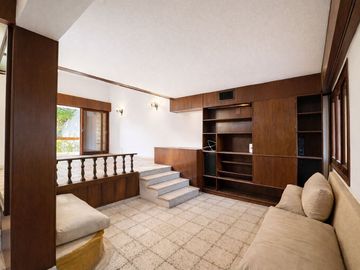 VENTA CASA 3 DORM Y ESCRITORIO BARRIO ARGUELLO