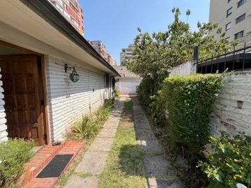 Casa en arriendo  en LAS CONDES