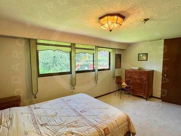 Residencia de Autor frente al Fairway del Hoyo 9 Club de Golf Valle Escondido ZE