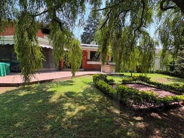 Residencia de Autor frente al Fairway del Hoyo 9 Club de Golf Valle Escondido ZE