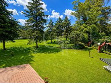 Residencia de Autor frente al Fairway del Hoyo 9 Club de Golf Valle Escondido ZE