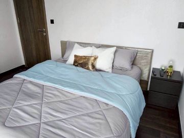 Modern 2BR Condo High Floor at Park Origin Thonglor