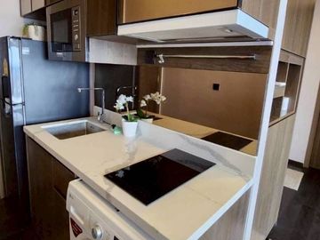 Modern 2BR Condo High Floor at Park Origin Thonglor