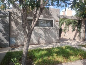 VENTA DE CASA EN GODOY CRUZ- MENDOZA