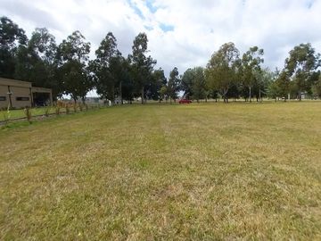 Venta de lote en Country Campos de Roca II,