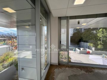 Preciosa oficina 23 m2 con gran vista en Vitacura.  Edificio Premium.