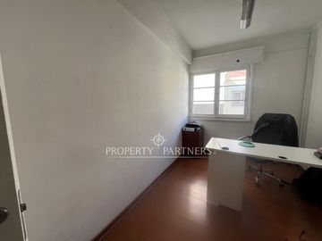 Gran oficina 220 m2 en un rincón privilegiado de Providencia.  Oportunidad 0,20 UF/m2