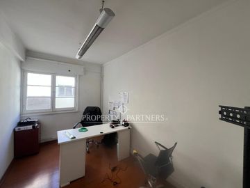 Gran oficina 220 m2 en un rincón privilegiado de Providencia.  Oportunidad 0,20 UF/m2