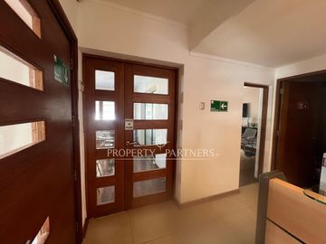 Gran oficina 220 m2 en un rincón privilegiado de Providencia.  Oportunidad 0,20 UF/m2