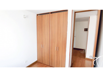 ARRIENDO APTO CON BALCON + PARQUEADERO — Gran Granada, Engativá