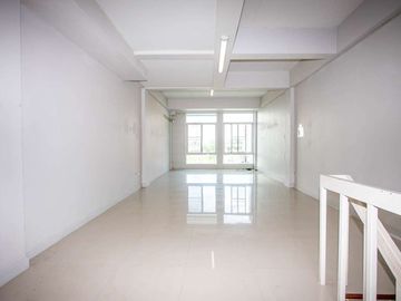 Prime Commercial Property in Sansai – Ideal Business Opportunity!