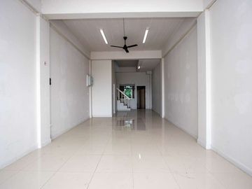 Prime Commercial Property in Sansai – Ideal Business Opportunity!