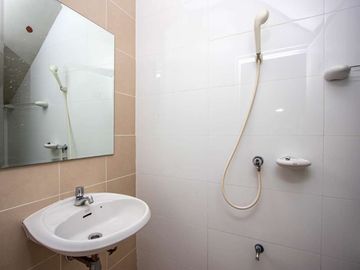 Prime Commercial Property in Sansai – Ideal Business Opportunity!