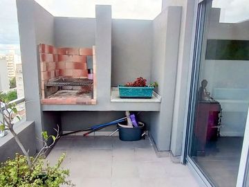 ALQUILER 3 AMB AMOBLADO PISO ALTO BALCON PARRILLA