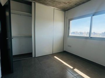 Venta depto 2 amb Morón con balcón/parrilla