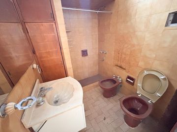 Venta casa interna, 3 hab-2 patios