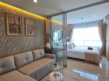 Sea View condo for sale at Lumpini Seaview Jomtien, Pattaya.