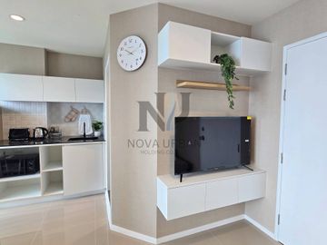 Sea View condo for sale at Lumpini Seaview Jomtien, Pattaya.