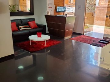Apartamento en venta de 3 habitaciones con balcón en Bogotá, Cedritos.