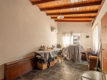 VENTA CASA 3 AMB EN HURLINGHAM C/ JARDÍN Y GARAGE