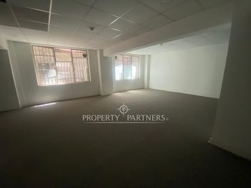 Importante oficina.  Piso completo 469 m2 en Paseo Ahumada.