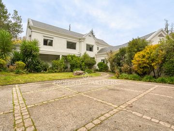 UN OASIS EN LO CURRO: 3.245 m² DE NATURALEZA Y PRIVACIDAD