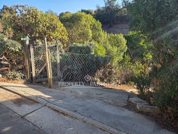 Terreno con 2 casas para remodelar en centro de Zapallar excelente ubicación