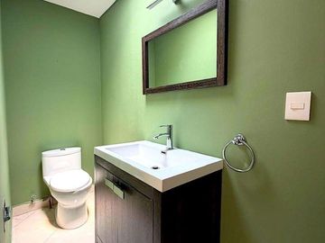 EXCLUSIVA! Casa en venta en Lomas de Tecamachalco.
