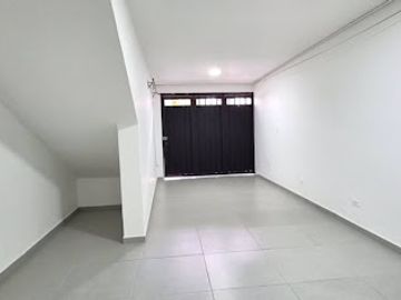 ARRIENDO de CASA COMERCIAL en MedellÃ­n