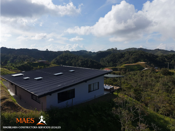 ESPECTACULAR CASA CAMPESTRE EN VENTA / SANTO DOMINGO ANTIOQUIA 