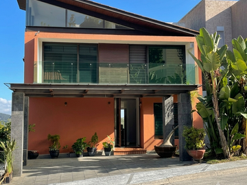 CASA EN VENTA, RESIDENCIA EN CLUB DE GOLF ALTOZANO | $11,390,000