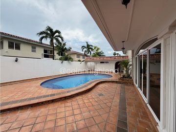 Se Vende Casa.con piscina en Costa del Este
