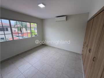 Se Vende Casa.con piscina en Costa del Este