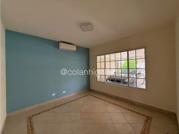 Se Vende Casa.con piscina en Costa del Este