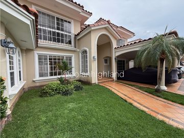 Se Vende Casa.con piscina en Costa del Este