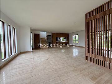 Se Vende Casa Unifamiliar con Vista al Lago en Santa Maria