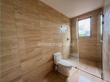 Se Vende Casa Unifamiliar con Vista al Lago en Santa Maria