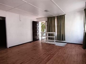 CASA DE 2 PISOS EN SUBIDA ECUADOR VALPRAISO