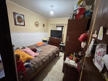 VENTA CASA EN BARRIO SAN PEDRITO, 3 HABITACIONES.