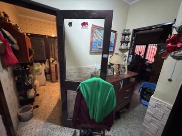 VENTA CASA EN BARRIO SAN PEDRITO, 3 HABITACIONES.