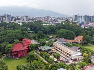 Block of 10 Chiang Mai City Townhouses for sale at Wat Ket