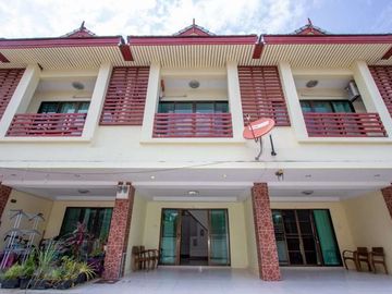 Block of 10 Chiang Mai City Townhouses for sale at Wat Ket